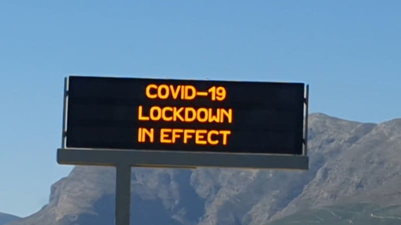 800px-COVID19_sign_N1_on_highway_Western_Cape