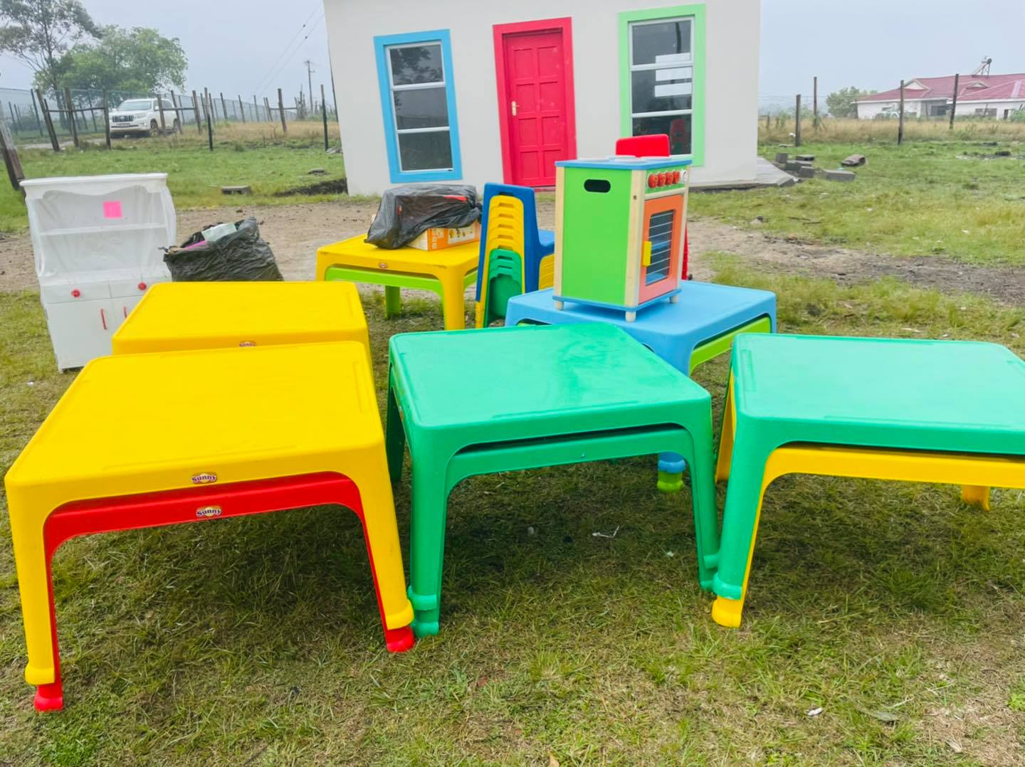 Mayor, Cllr TD Mafumbatha hands over Nompumalanga Access Road and pre-school material in Ward 7