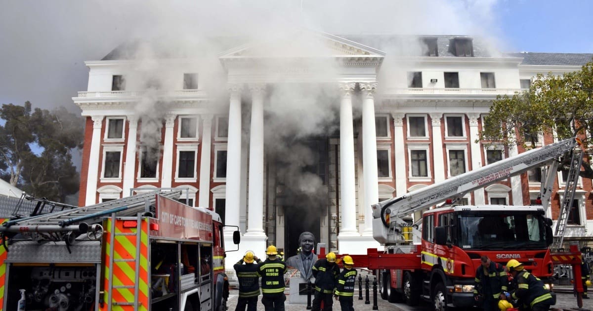 2022 01 02T125716Z 1176650036 RC2WQR9H8CGM RTRMADP 3 SAFRICA PARLIAMENT FIRE