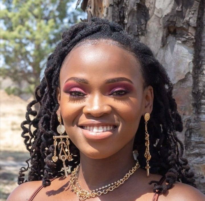 Entreprenuer helping students to resell their textbooks through her Rebooked app 
