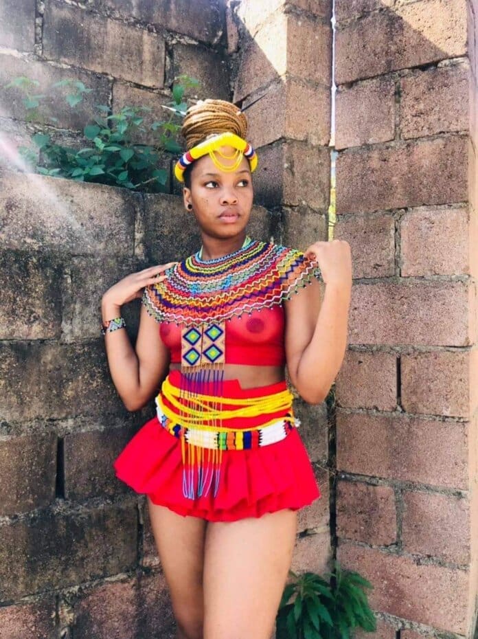 Smangele Kitana Wins Indoni Miss Cultural Smangele Kitana won the Indoni Miss Cultural South Africa Queen tittle