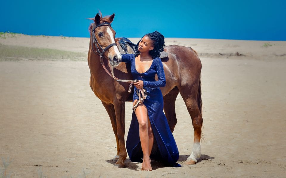 BEAUTY PAGEANT MODEL SEEKS FOR THE PUBLIC TO VOTE FOR HER TO ACHIEVE HER GOALS