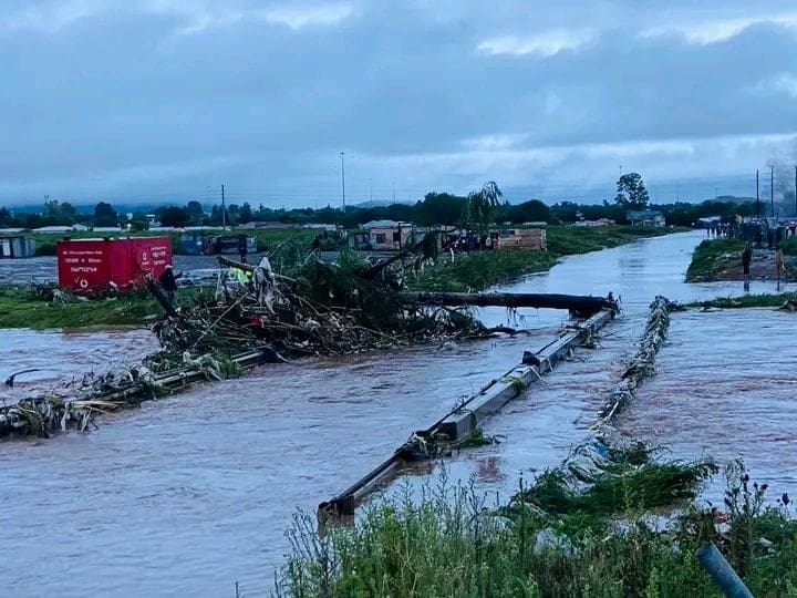 HEAVY RAIN CAUSED FLOODING IN KOMANI, EASTERN CAPE HEAVY RAIN CAUSED FLOODING IN KOMANI, EASTERN CAPE.
