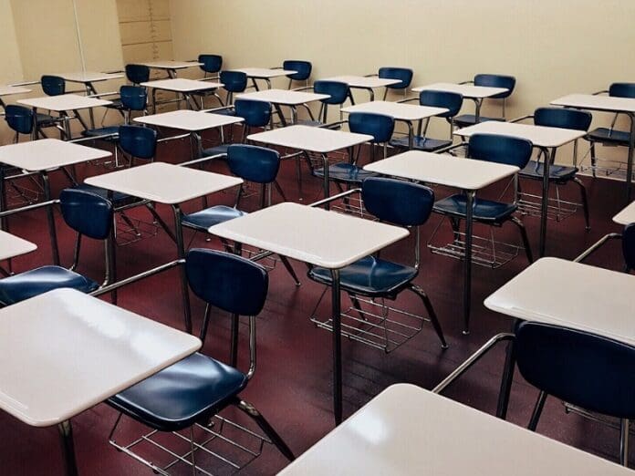 IMG 20230228 125414 800 X 600 Pixel 696x522 Teacher suspended for allegedly making pupils clean up her vomit