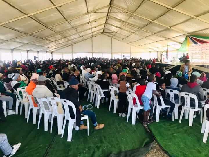 BAKHUNJULWE ABAWA NGEMBUBHISO YENGQUZA