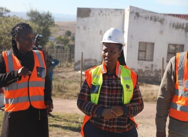 LUNCUMO LODWA KUBETHELWA IZANDLA ULWAKHIWO LWEHOLO YOLUNTU i-BADIBANISE LUNCUMO LODWA KUBETHELWA IZANDLA ULWAKHIWO LWEHOLO YOLUNTU I BADIBANISE