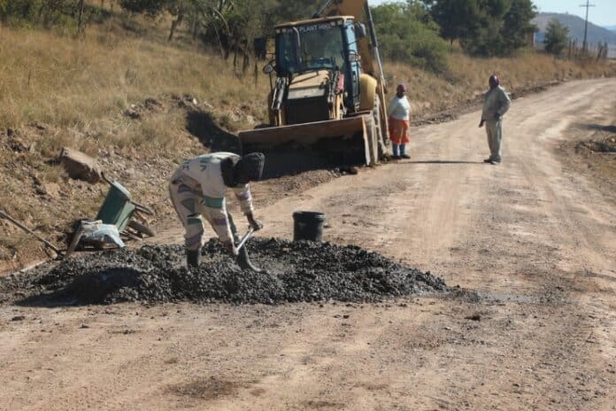 MAPHAKAMA KWABHACA 3 IZAKUGQITYWA KUNGEKUDALA INDLELA YASE MAPHAKAMA KWABHACA