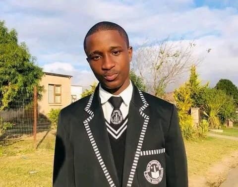 Ovayo Ndaku UPHUME NGEBHEYILE OBANJELWE UKUDLWENGULA