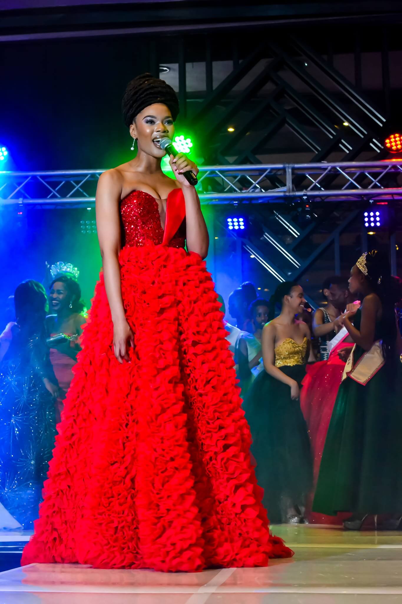 The host Thulani Ndzotyana Make Up : Lwentle Glits & Glam