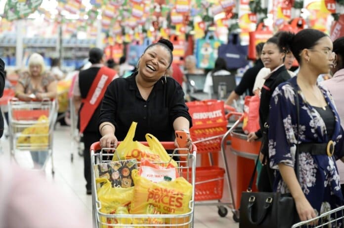 LB4 2291 Shoprite giving away groceries worth over R7 million to help cash-strapped customers