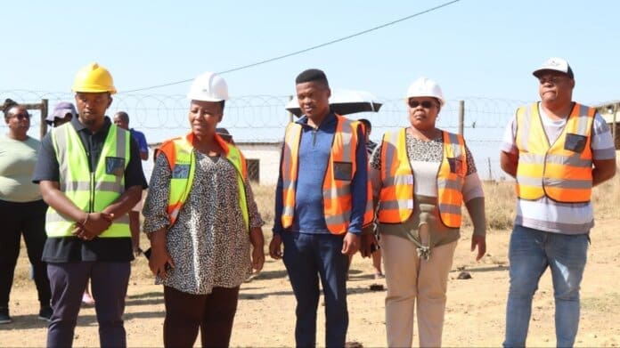 Umzimvubu Local Municipality Embarks on Road Repair Initiative in Emaxesibeni and KwaBhaca Well-maintained access roads play a pivotal role in facilitating access to essential government services and promoting commercial trade within local communities. Mayor Cllr. Zukiswa Ndevu, in a statement, underscored the significance of this road maintenance initiative, emphasizing that it aims to enhance community access to government services and bolster interaction among neighboring communities.