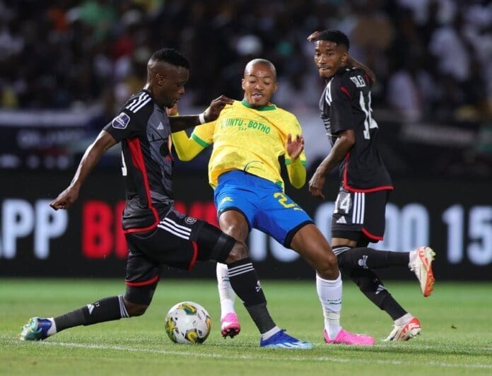 10-Man Orlando Pirates Hold Mamelodi Sundowns in Loftus Versveld Clash