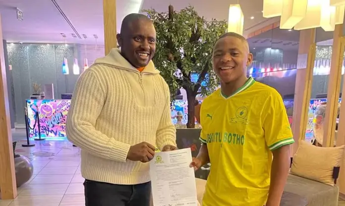 Lizalise Mahumza At Mamelodi Sundowns E1699006454687 Mamelodi Sundowns Secures Rising Star from Cape Town City FC