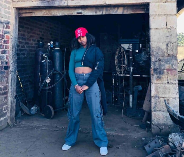 Vee Vezy Rapper Pondoland Times 2 Female Xhosa Rapper Vee Vezy Unveils Debut EP "Mojo Era"