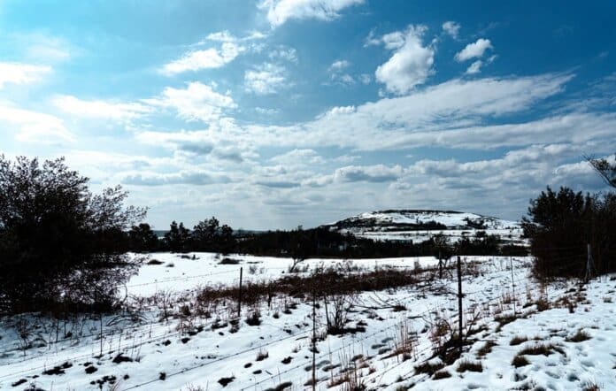 Matatiele Snow The MEC for Cooperative Governance and Traditional Affairs (COGTA), Zolile Williams, has issued a strong warning to residents to be on high alert as the South African Weather Service (SAWS) forecasts a cold front and snowfall across parts of the province.