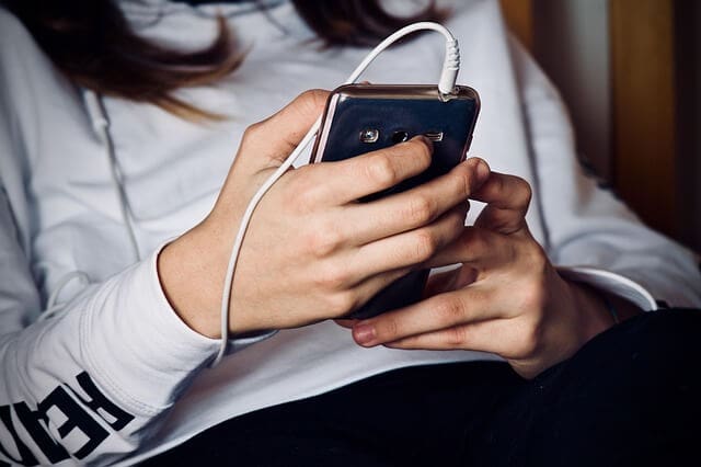Woman 3236059 640 How to Track Your SASSA Payment Dates with or without a Phone