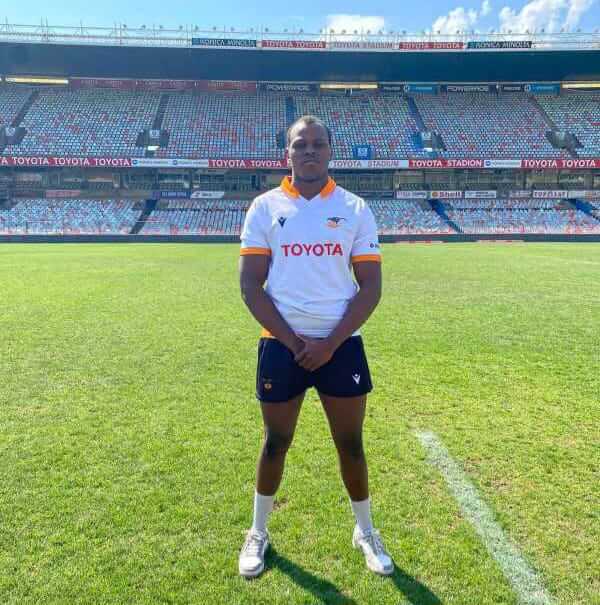 Lihlumelo Jabanga Lihlumelo Jabanga from Queenstown is heading to Thailand to play Rugby.