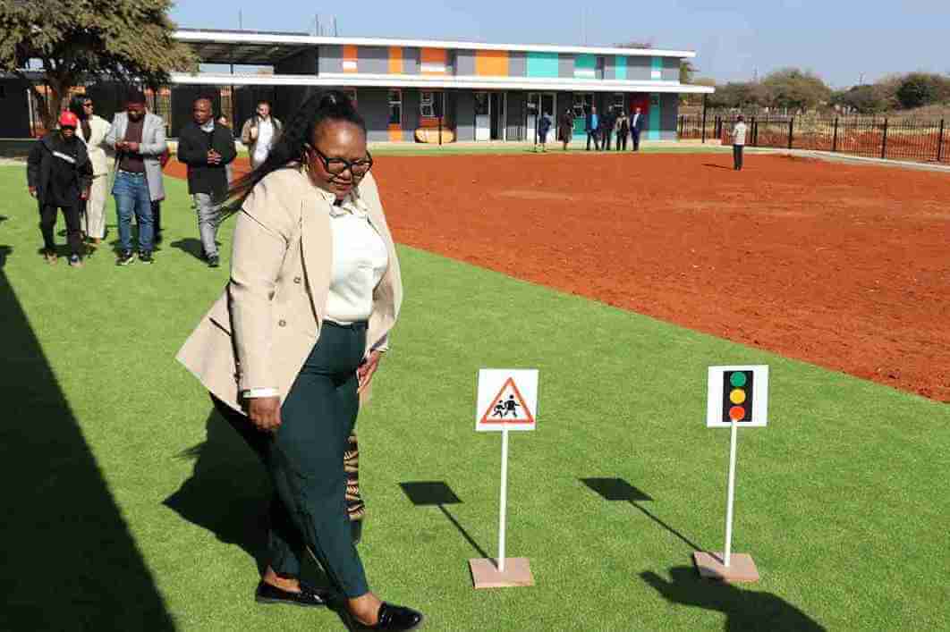 Minister Gwarube Unveils Model ECD Centre in Northern Cape