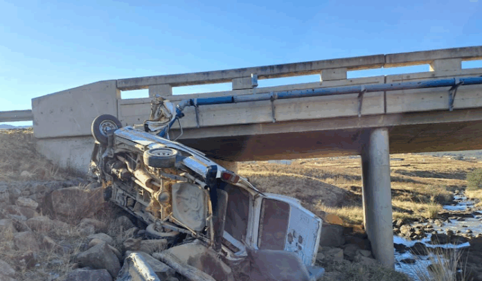 Minibus Crash Near Kwakhetha Bridge 20 Pupils Gets Injured While Driver Was Unlicensed minibus crash near kwakhetha bridge 20 pupils gets injured while driver was unlicensed
