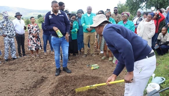 DoA Delivers Water Support To Nqanqarhu Farmers DoA Delivers Water Support to Nqanqarhu Farmers