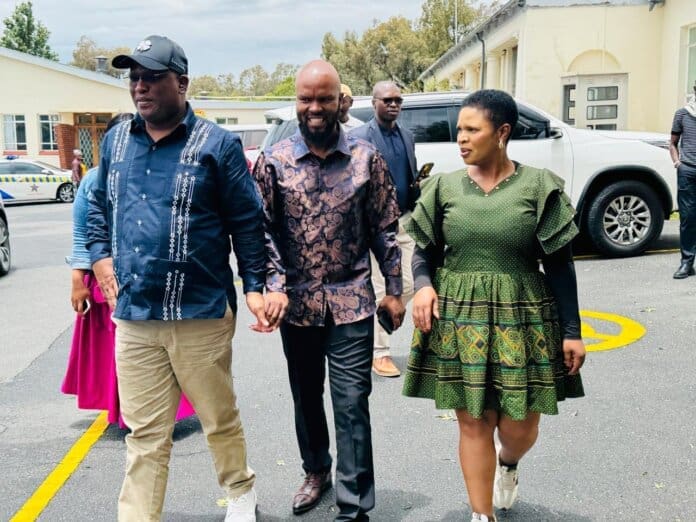 Oscar Mabuyane visits Matatiele hospital to welcome New Year babies Oscar Mabuyane visits Matatiele hospital to welcome New Year babies