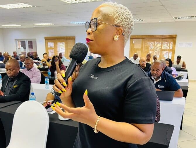 EXECUTIVE MAYOR CALLS FOR SWIFT ACTION TO RESOLVE CHALLENGES FACING WARD 27 IN MBIZANA2 EXECUTIVE MAYOR CALLS FOR SWIFT ACTION TO RESOLVE CHALLENGES FACING WARD 27 IN MBIZANA2