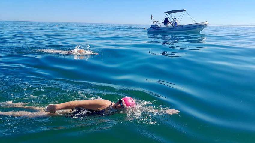 Image004 (9) Endurance swimmer Karen Kennedy recently completed a rare quadruple crossing between Robben Island and Blouberg in Cape Town, spending just over 10 hours in the icy Atlantic Ocean.
